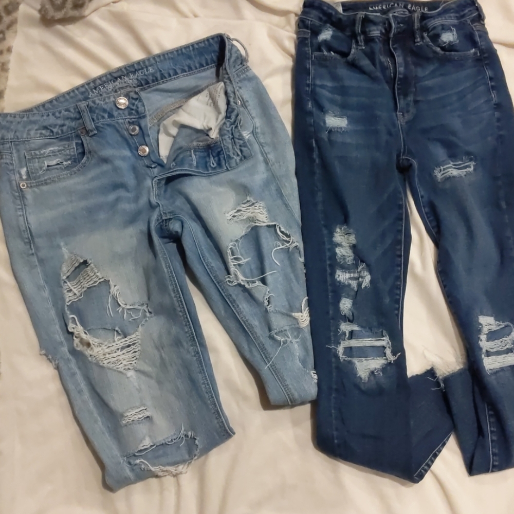 2 pairs of American eagle jeans